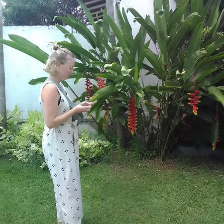 Vidushi Home Minuwangoda Buitenkant foto