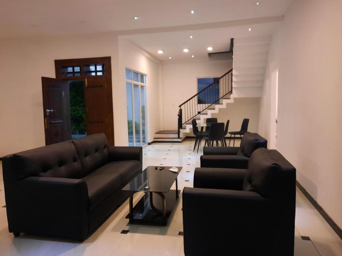 Vidushi Home Minuwangoda Buitenkant foto