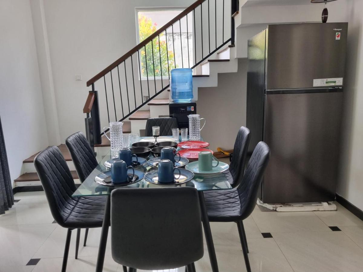 Vidushi Home Minuwangoda Buitenkant foto
