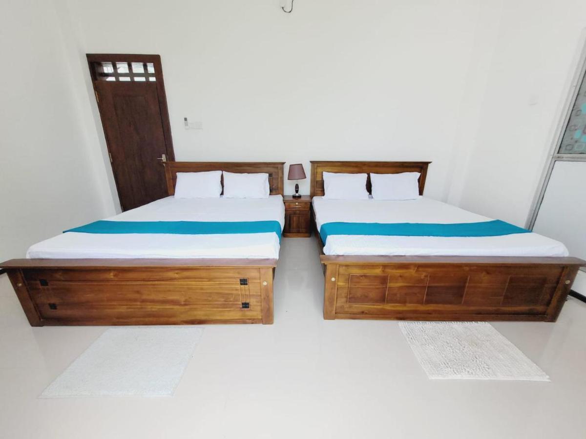 Vidushi Home Minuwangoda Buitenkant foto