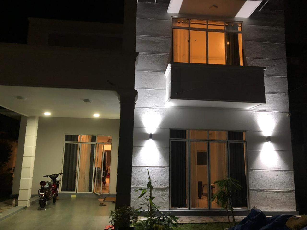 Vidushi Home Minuwangoda Buitenkant foto