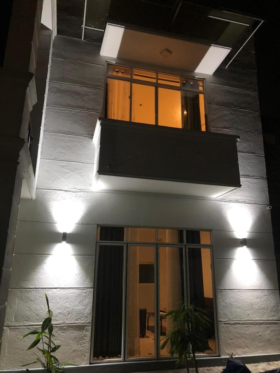 Vidushi Home Minuwangoda Buitenkant foto