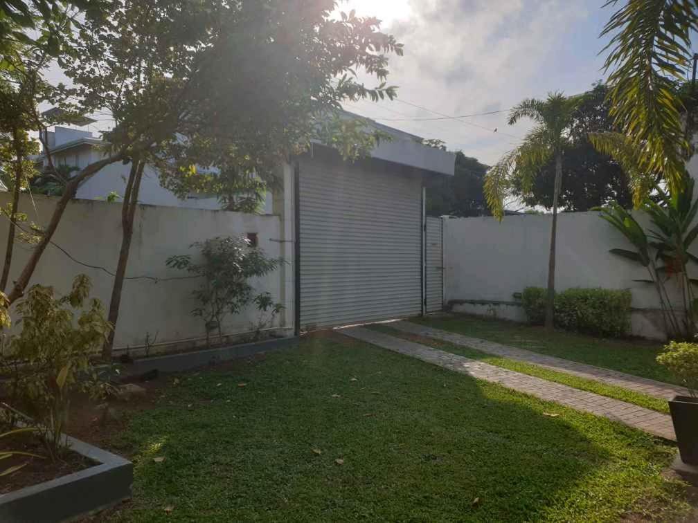 Vidushi Home Minuwangoda Buitenkant foto